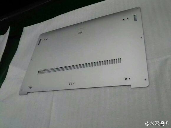 小米筆記本？看樣子面板是鋁模具